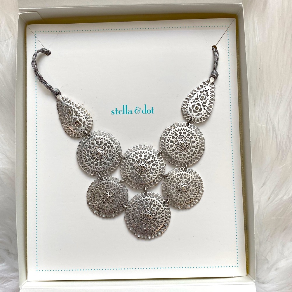 Stella & Dot Medina Bib Necklace
